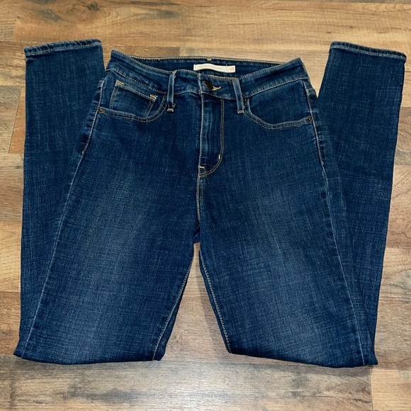 NWOT Levi’s High Rise Skinny Jeans.  Size 25. RedTag - Picture 1 of 9